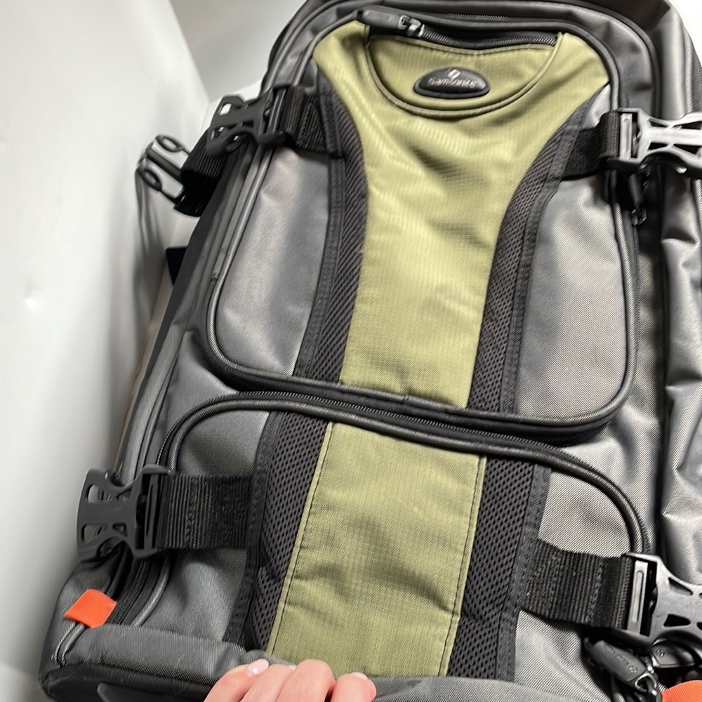 Samsonite backpack/duffel/travel bag for weekend or business trips - Picture 9 of 10